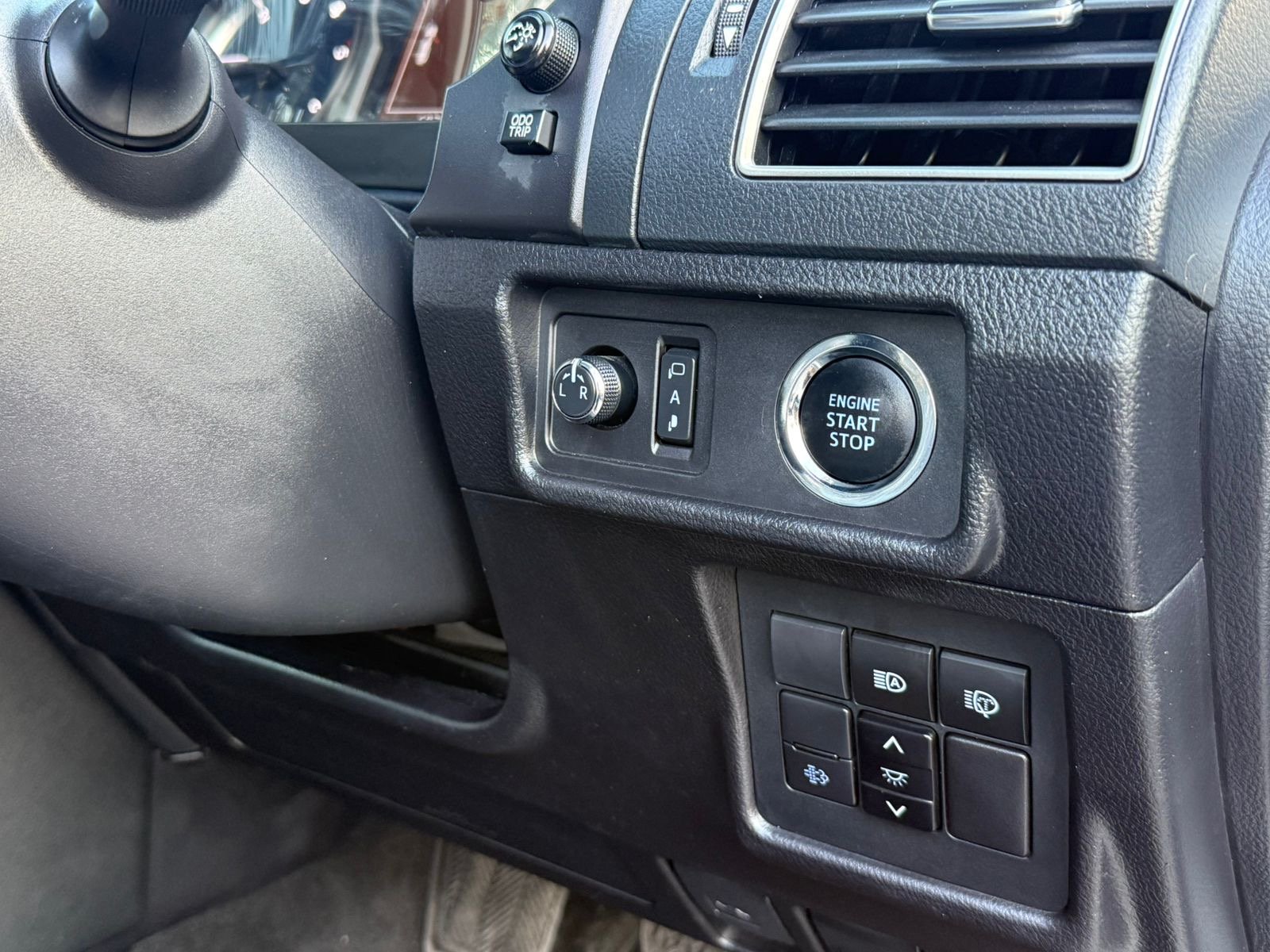 Land Cruiser Prado 2021 White image